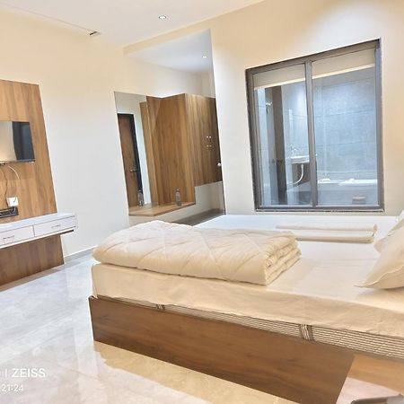 Hotel The Grand Khodiyar Visnagar Esterno foto