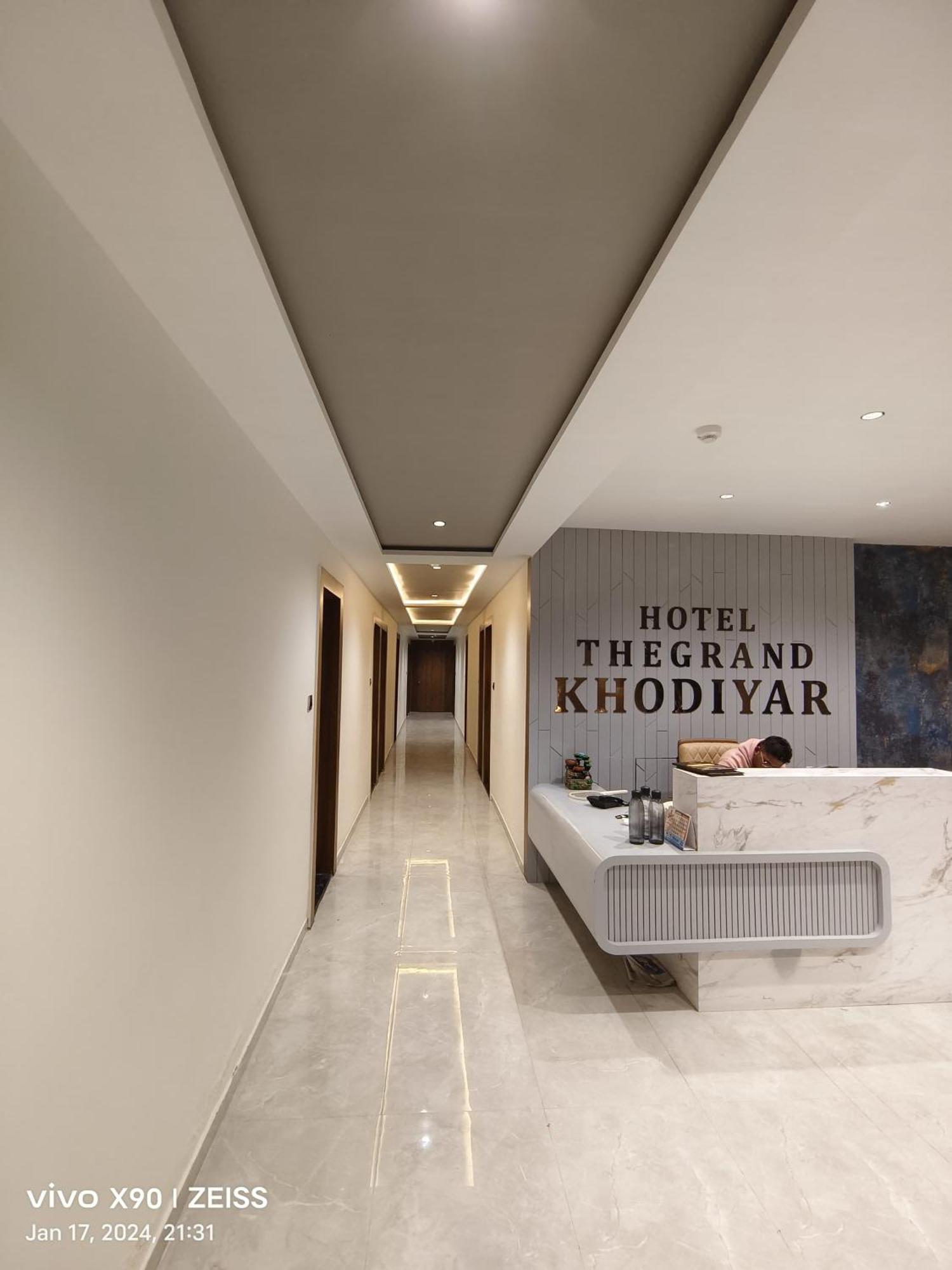 Hotel The Grand Khodiyar Visnagar Esterno foto