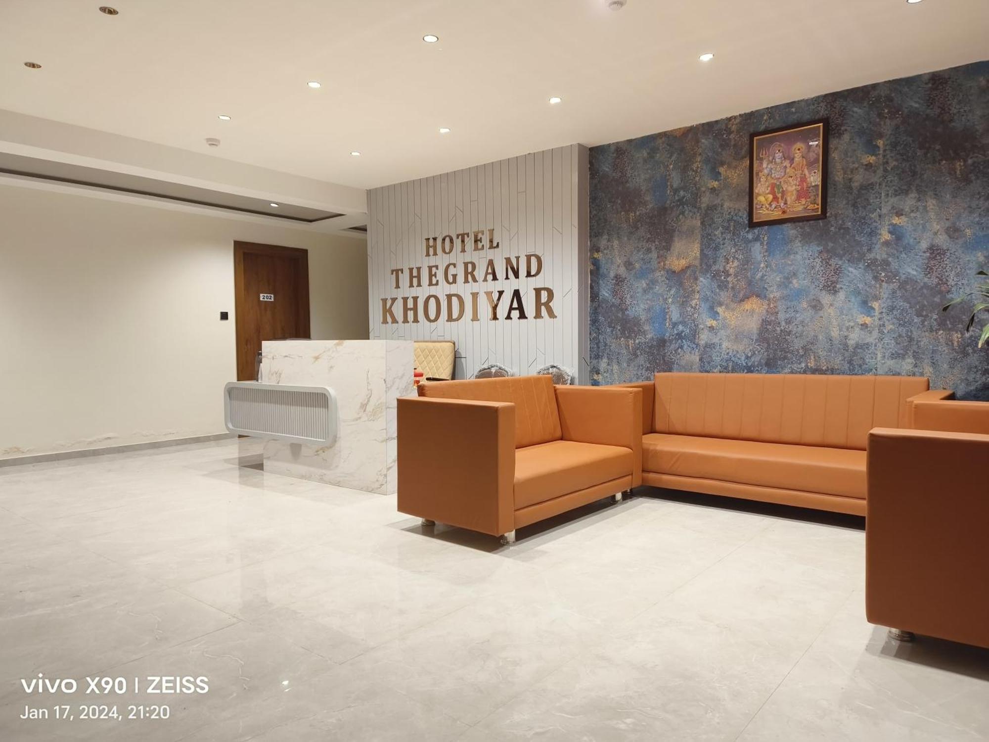 Hotel The Grand Khodiyar Visnagar Esterno foto