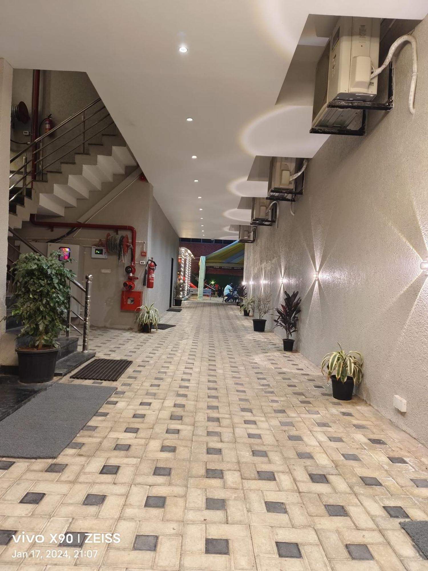 Hotel The Grand Khodiyar Visnagar Esterno foto