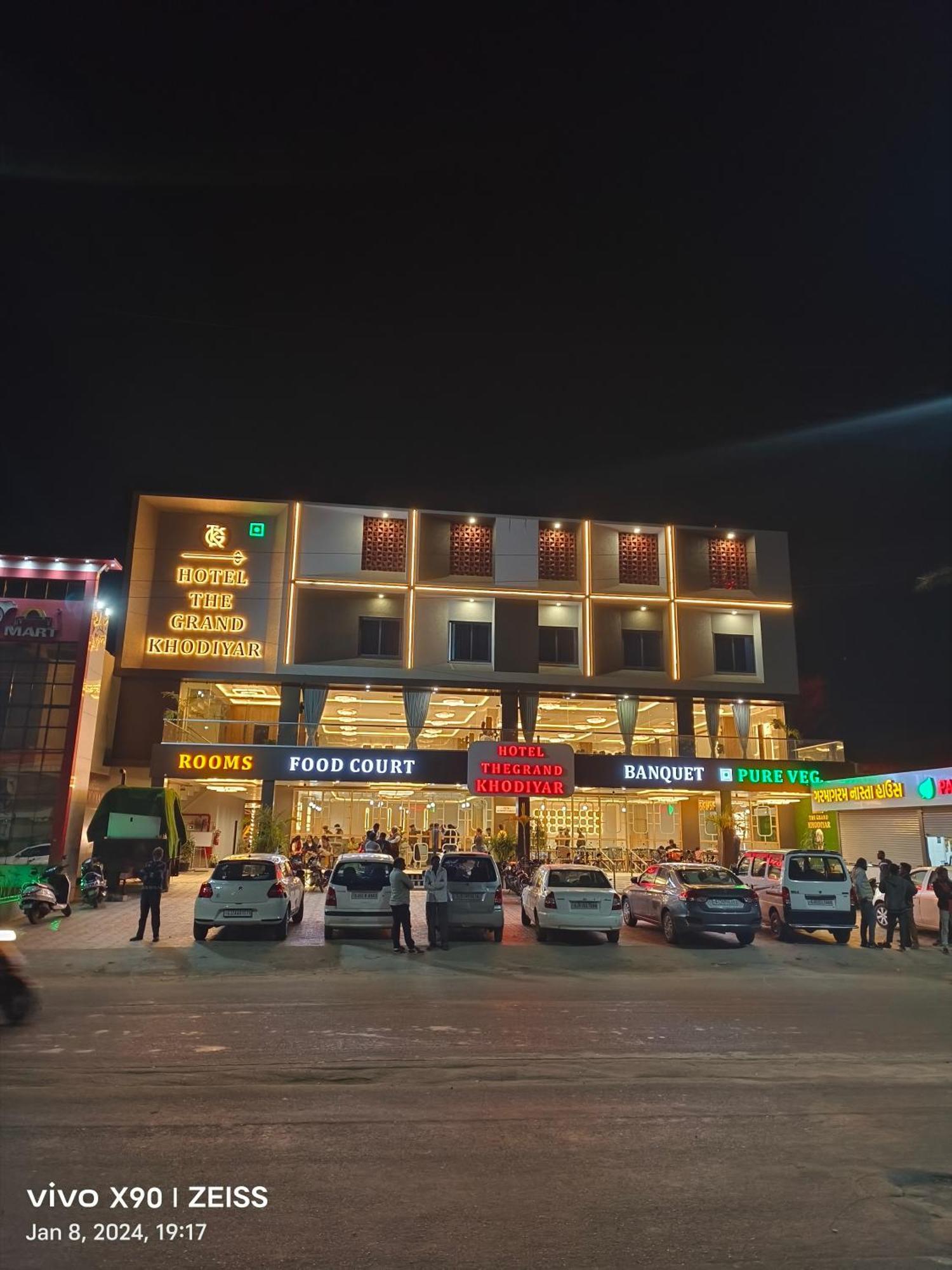 Hotel The Grand Khodiyar Visnagar Esterno foto