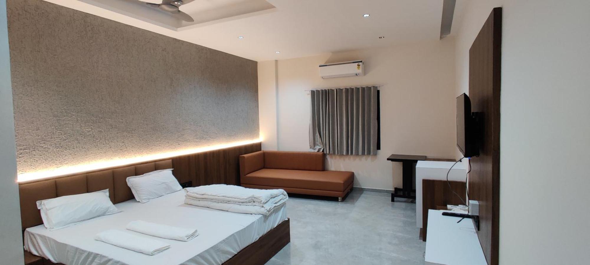 Hotel The Grand Khodiyar Visnagar Esterno foto