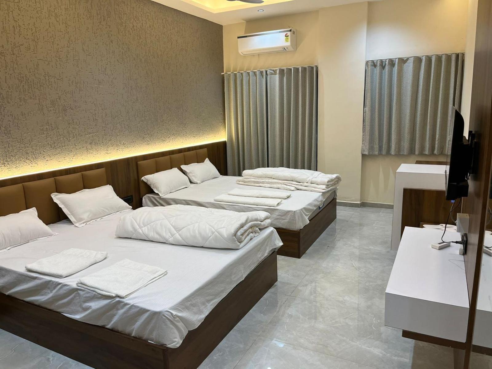 Hotel The Grand Khodiyar Visnagar Esterno foto