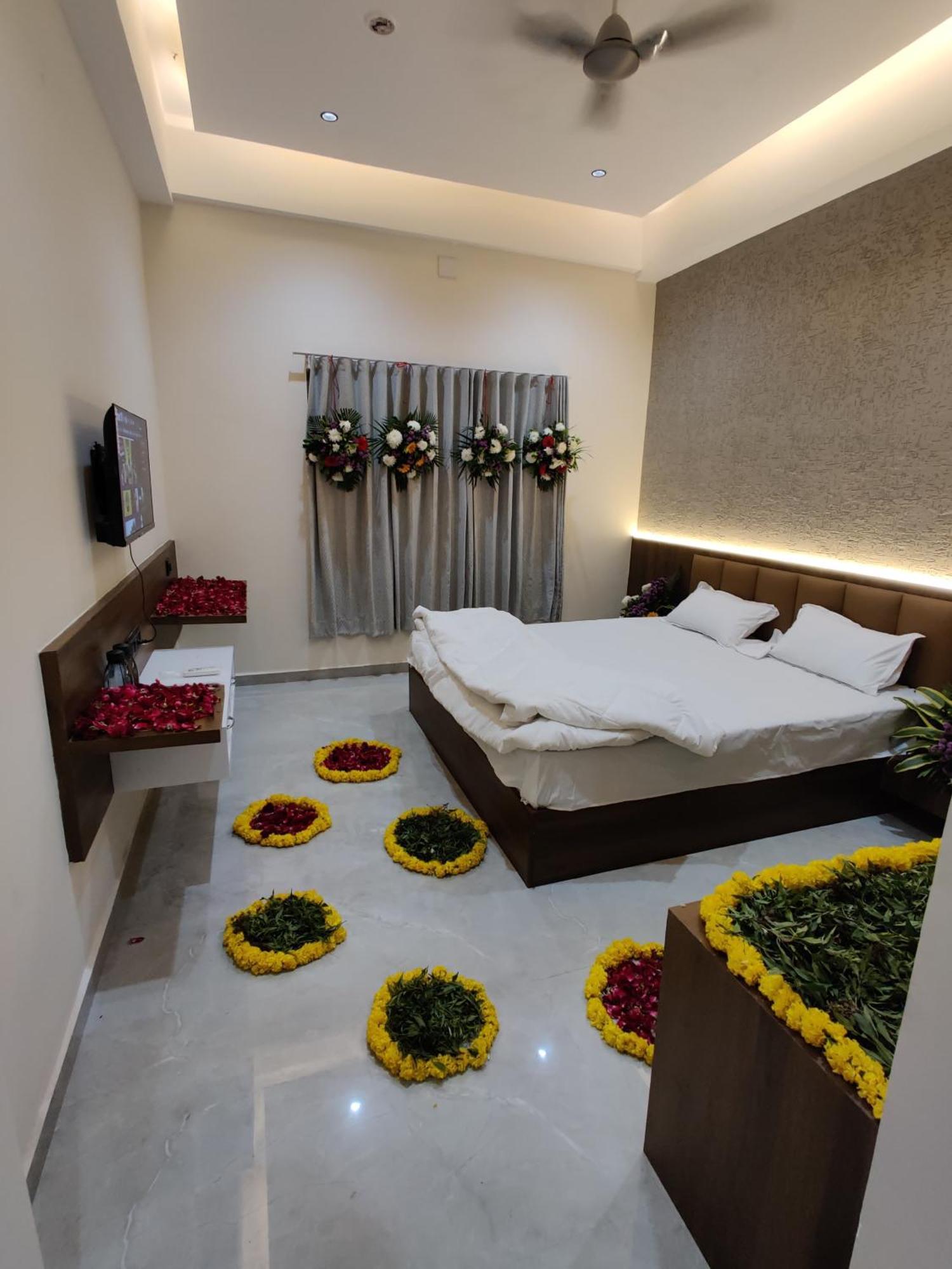 Hotel The Grand Khodiyar Visnagar Esterno foto